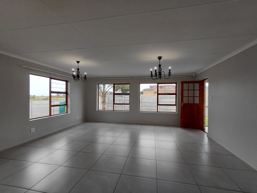 2 Bedroom Property for Sale in Wavecrest Eastern Cape